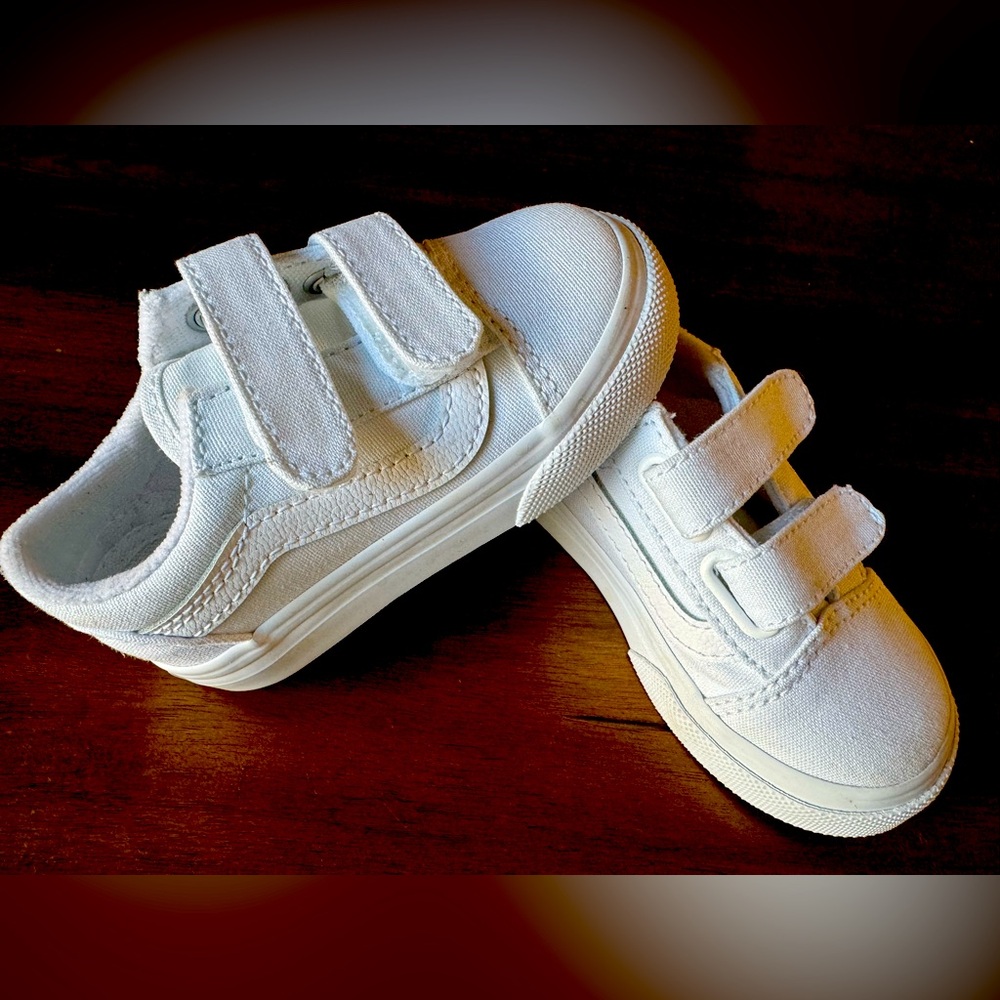 5.5C white toddler Vans